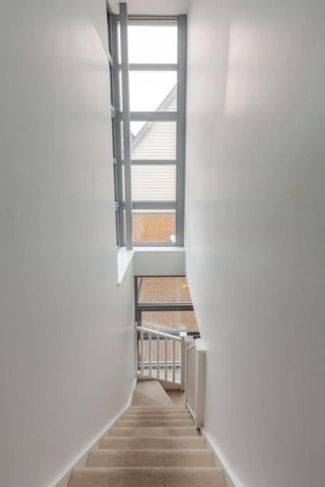 Modern City Centre House With Free Parking كانتربيري المظهر الخارجي الصورة